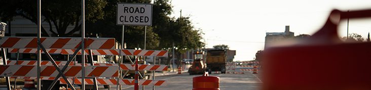 road closed int banner